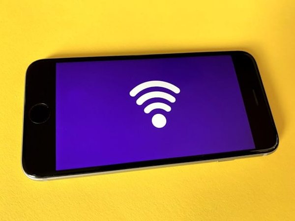 Comment configurer un réseau mesh Wi-Fi 6 pour une couverture optimale dans une maison connectée?